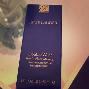 NEW Estée Lauder Double Wear Makeup